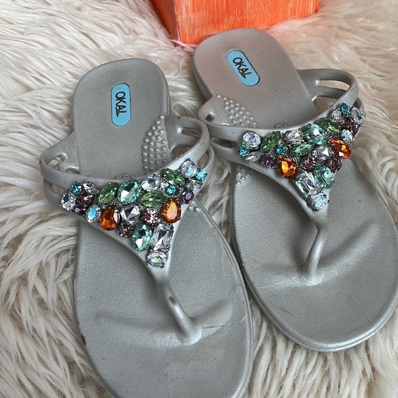 OKA-B LIGHT SILVER BEADS FLIP FLOPS SANDALS WOMEN SIZE S/5.5 - Picture 3 of 8